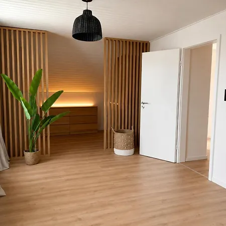 Lovely In Hildesheim-himmelsthuer Lägenhet